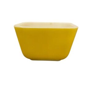 Pyrex Vintage 501 B 1 1/2 Measuring Cup Yellow Small Made In USA